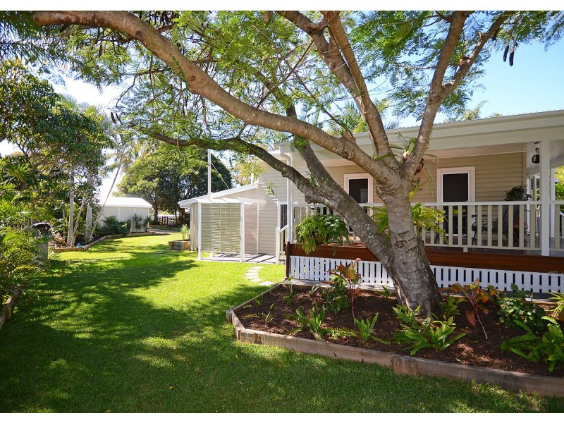 28 Kent Street, Urangan QLD 4655