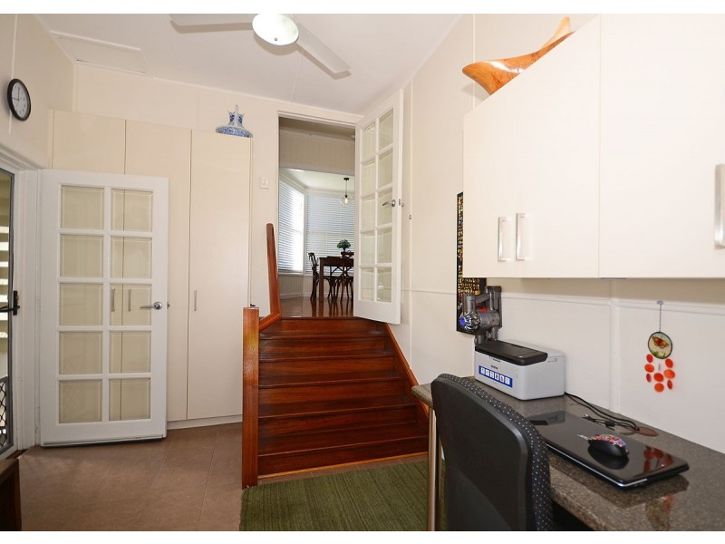 28 Kent Street, Urangan QLD 4655