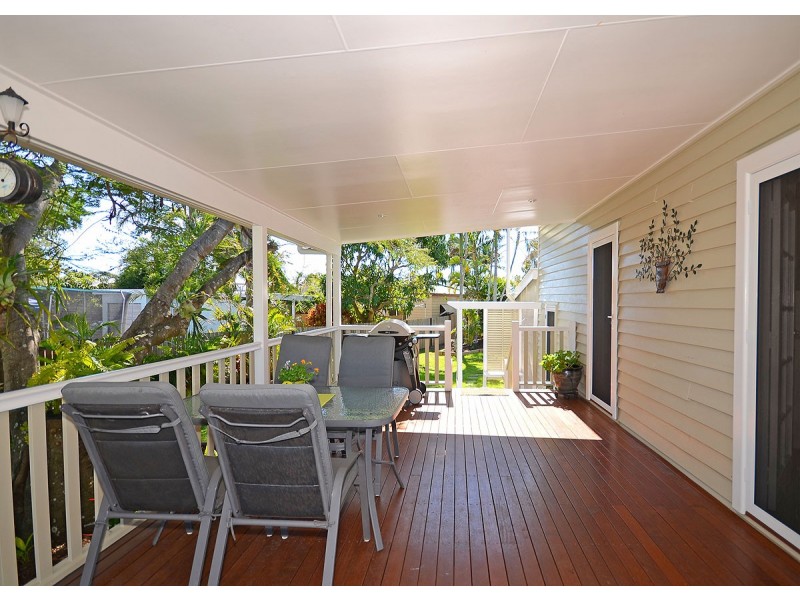 28 Kent Street, Urangan QLD 4655