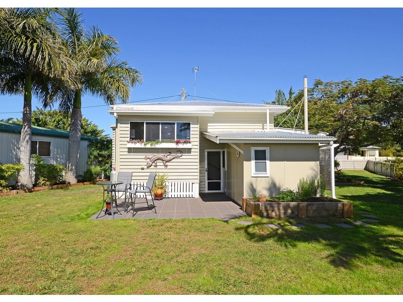 28 Kent Street, Urangan QLD 4655