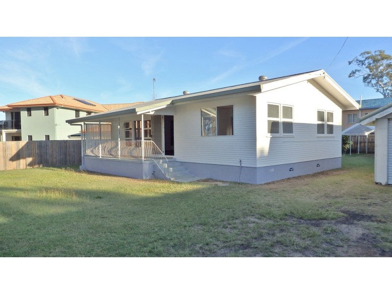 42 Esplanade, Point Vernon QLD 4655