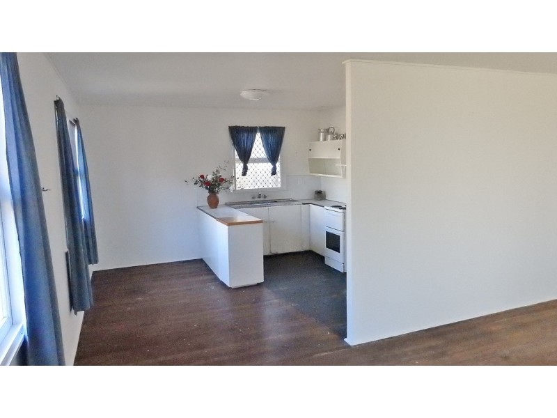 42 Esplanade, Point Vernon QLD 4655