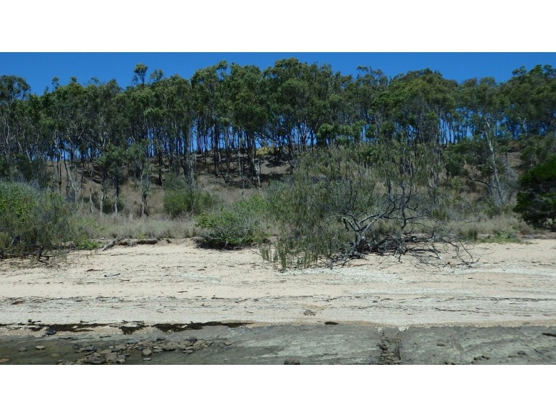42 Esplanade, Point Vernon QLD 4655