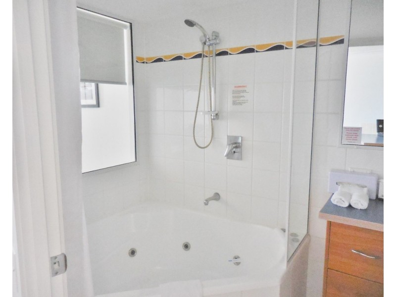 409 Mantra Resort – Buccaneer Drive, Urangan QLD 4655