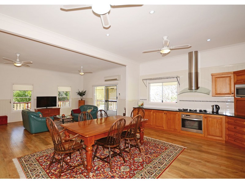 603 Charlton Esplanade, Urangan QLD 4655