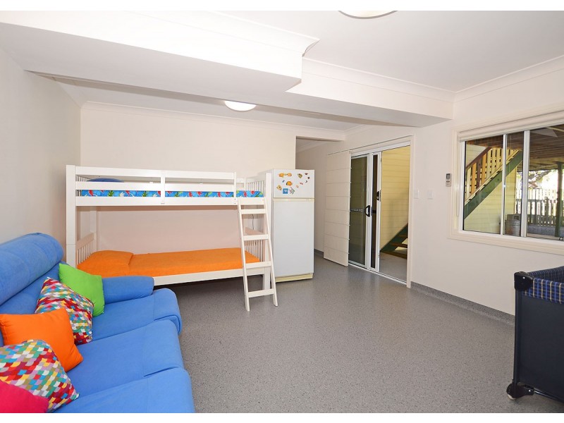 603 Charlton Esplanade, Urangan QLD 4655