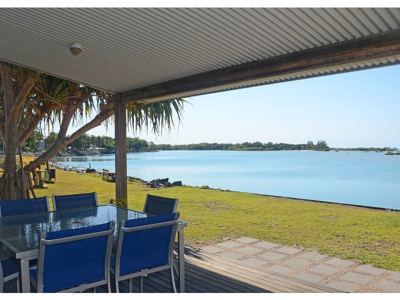 42 Moreton Street, Toogoom QLD 4655