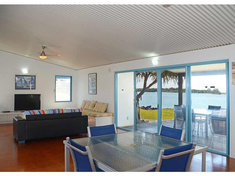 42 Moreton Street, Toogoom QLD 4655