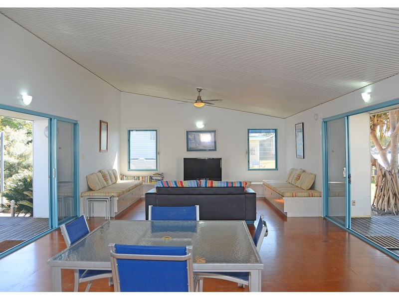 42 Moreton Street, Toogoom QLD 4655