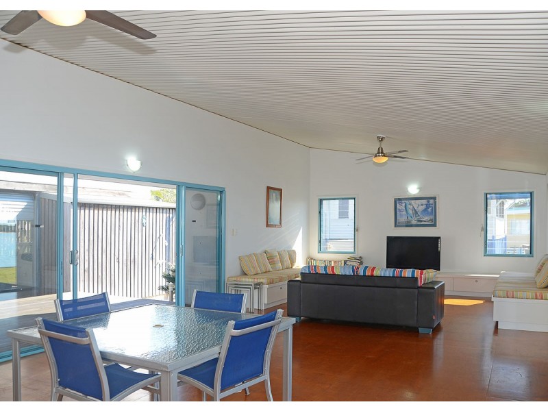 42 Moreton Street, Toogoom QLD 4655