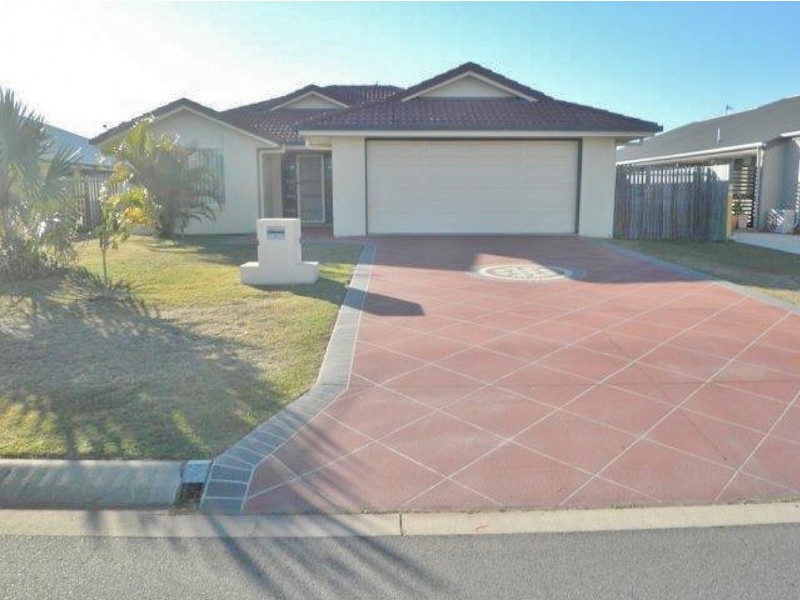 8 Earl St Vincent Drive, Eli Waters QLD 4655