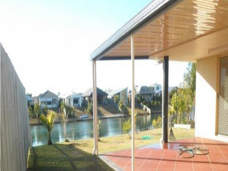 8 Earl St Vincent Drive, Eli Waters QLD 4655