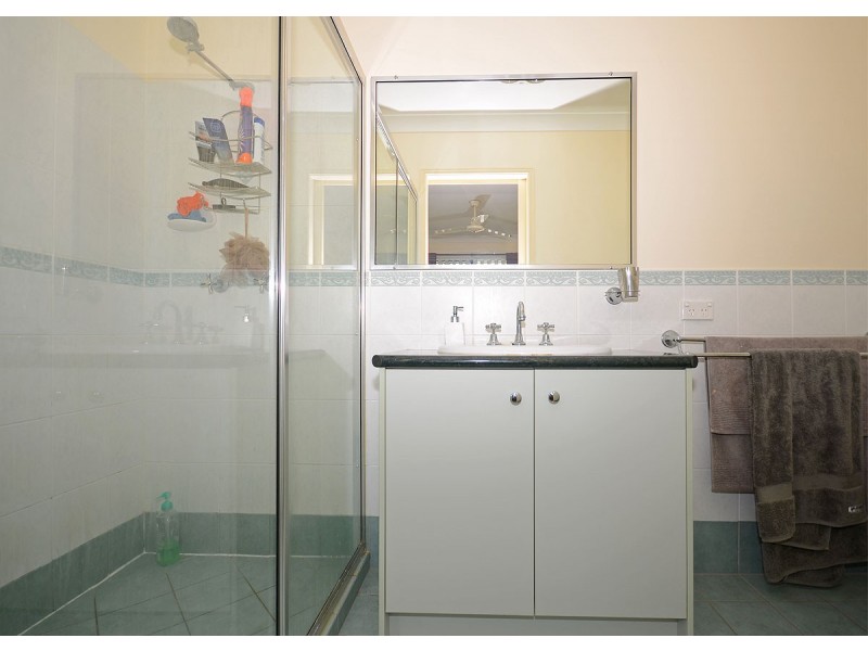 2/2 Orchid Avenue, Urangan QLD 4655
