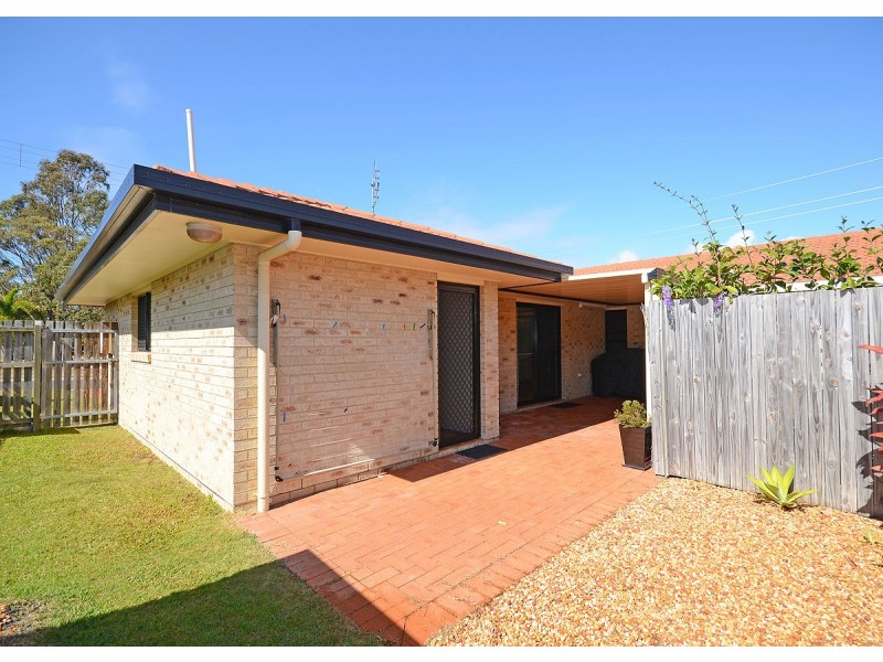 2/2 Orchid Avenue, Urangan QLD 4655