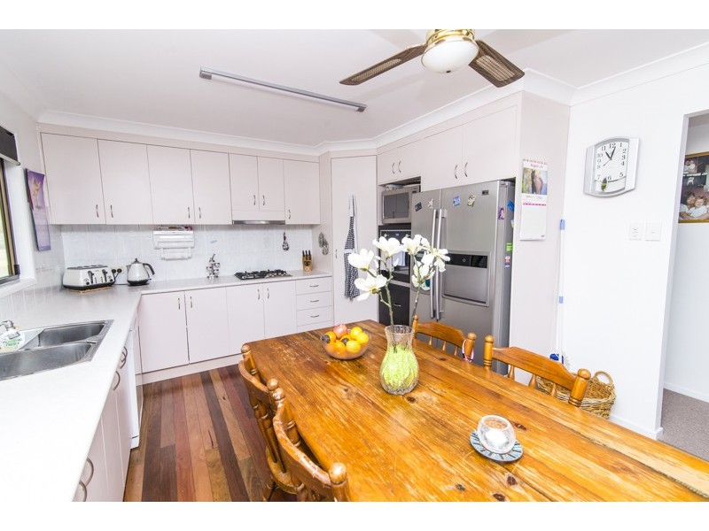 25 Senorita Parade, Urangan QLD 4655