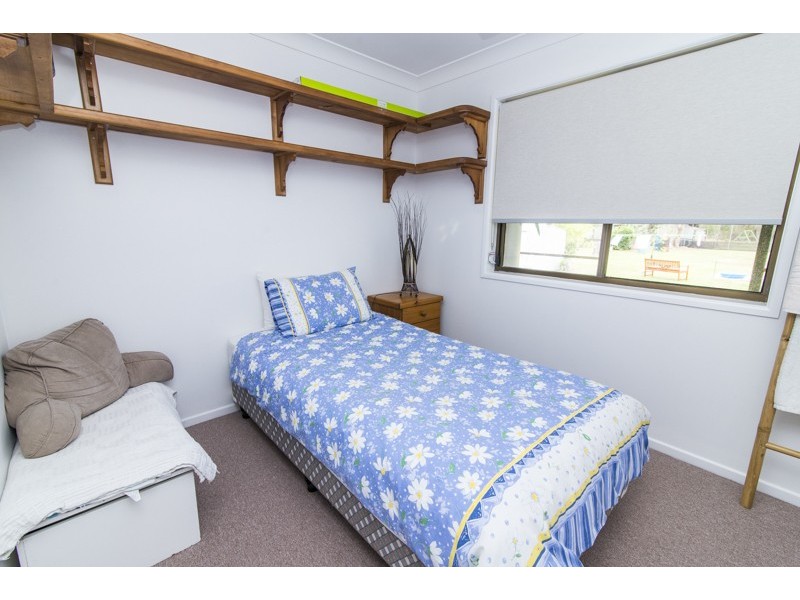 25 Senorita Parade, Urangan QLD 4655