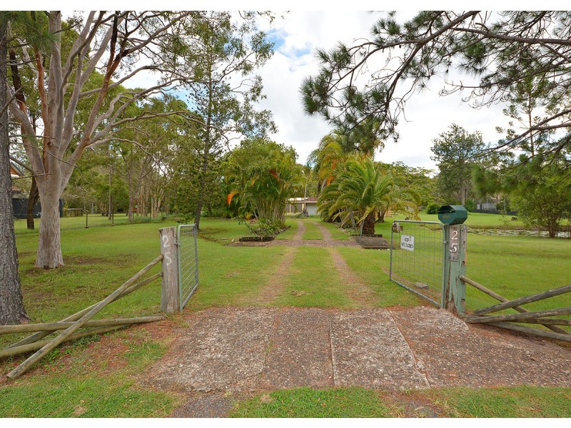 25 Senorita Parade, Urangan QLD 4655