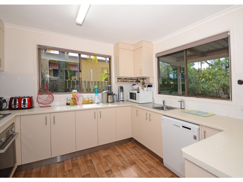 37 Ann Street, Torquay QLD 4655