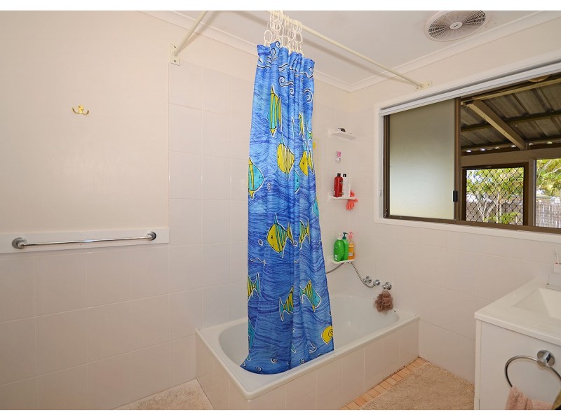 37 Ann Street, Torquay QLD 4655