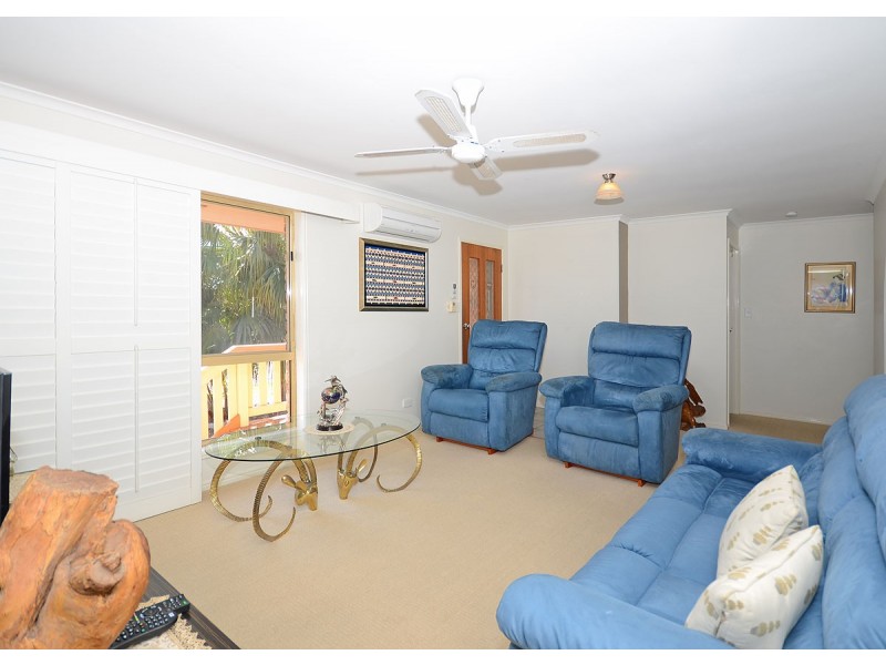 150 Hammond Street, Urangan QLD 4655