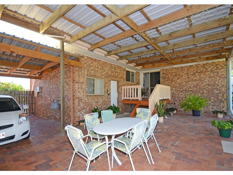 150 Hammond Street, Urangan QLD 4655