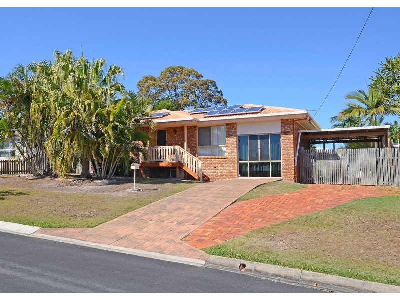150 Hammond Street, Urangan QLD 4655
