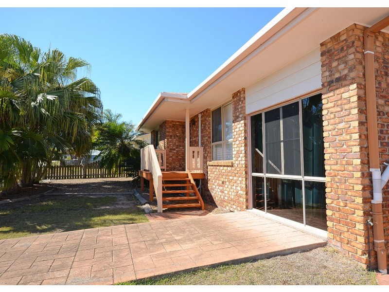 150 Hammond Street, Urangan QLD 4655