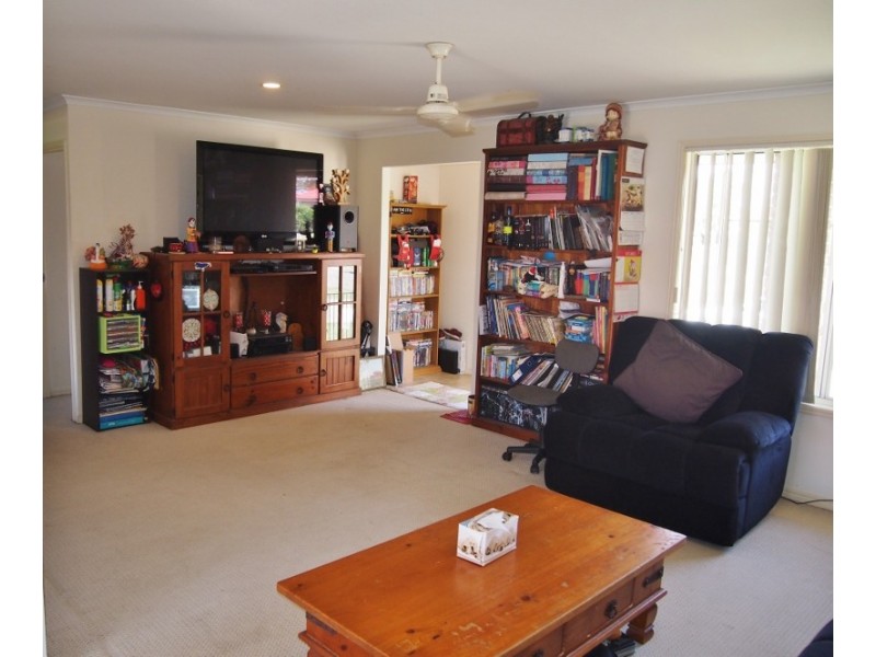 22 Emerald Park Way, Urangan QLD 4655