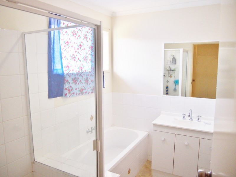 22 Emerald Park Way, Urangan QLD 4655