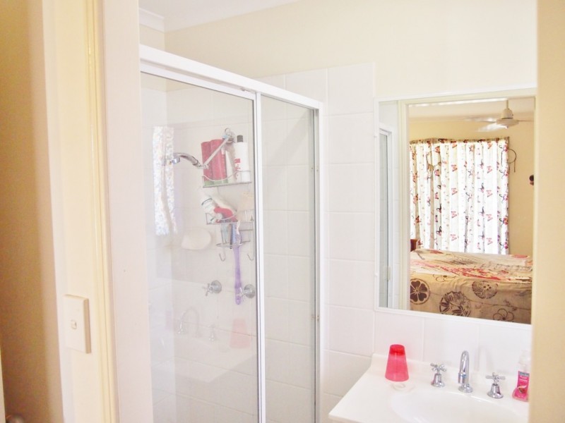 22 Emerald Park Way, Urangan QLD 4655