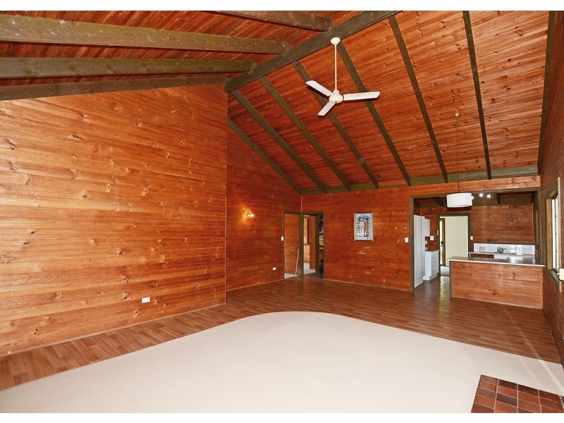 3 Berna Court, Point Vernon QLD 4655