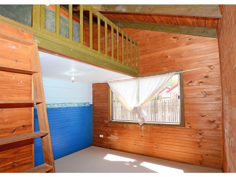 3 Berna Court, Point Vernon QLD 4655