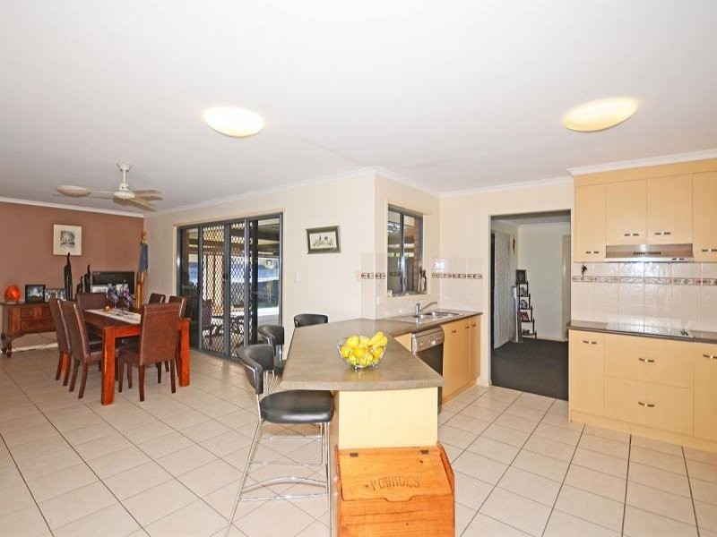 24 Hyperno Road, Point Vernon QLD 4655