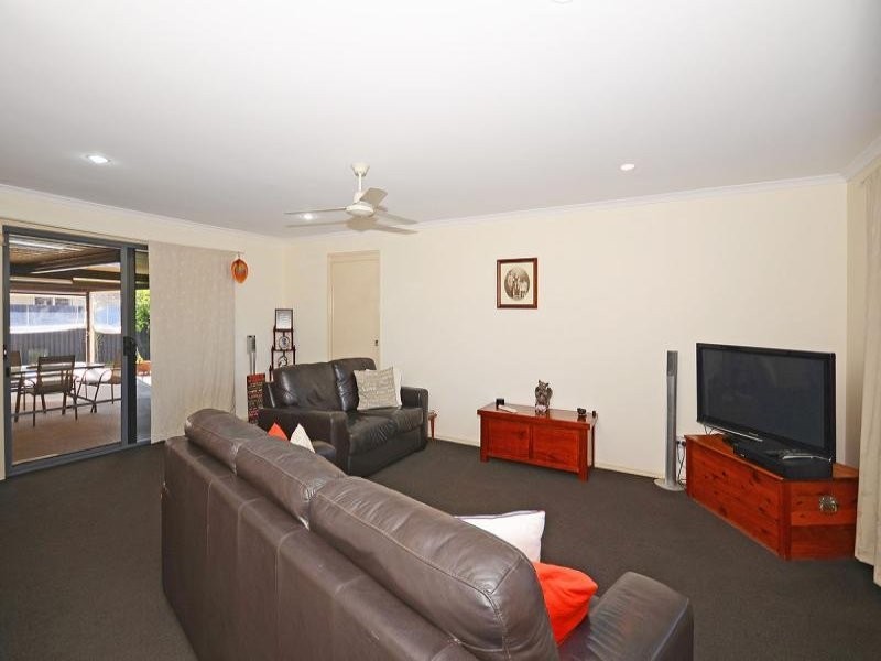 24 Hyperno Road, Point Vernon QLD 4655