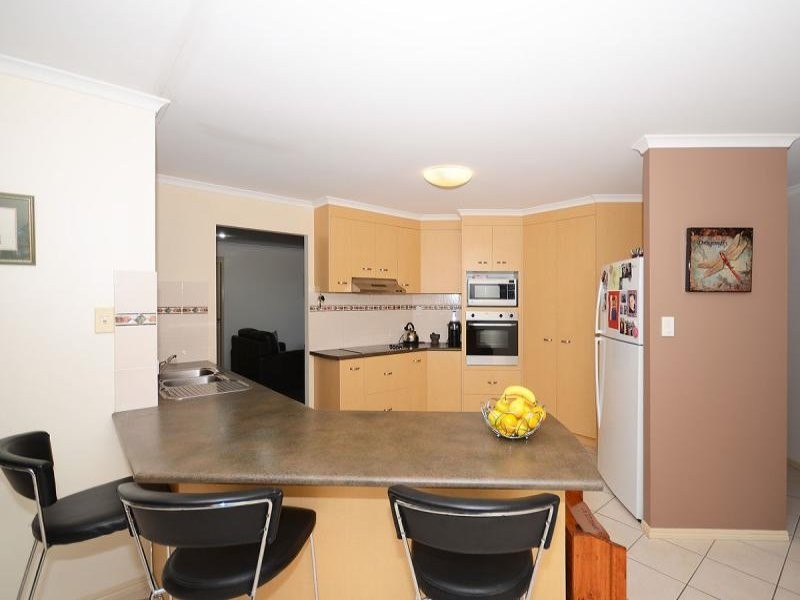 24 Hyperno Road, Point Vernon QLD 4655