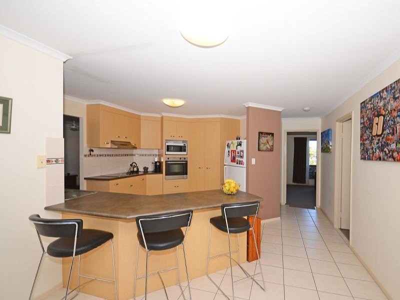 24 Hyperno Road, Point Vernon QLD 4655