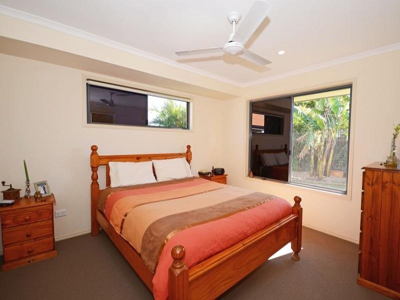 24 Hyperno Road, Point Vernon QLD 4655