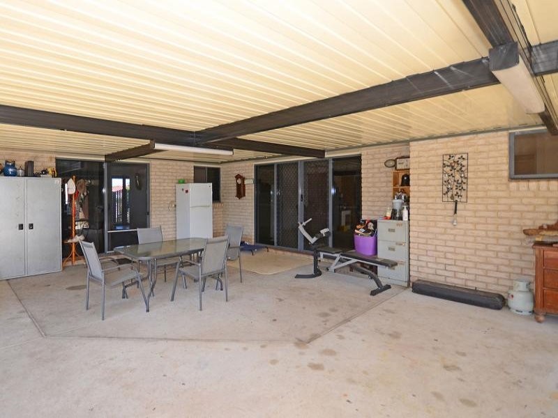 24 Hyperno Road, Point Vernon QLD 4655