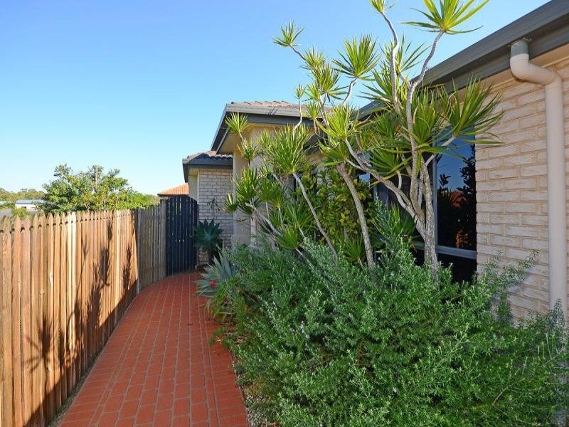 24 Hyperno Road, Point Vernon QLD 4655