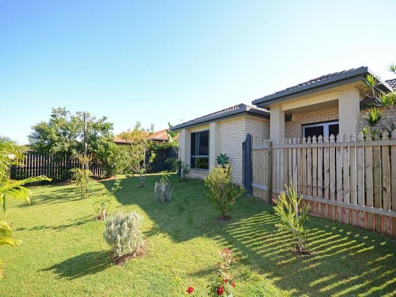 24 Hyperno Road, Point Vernon QLD 4655