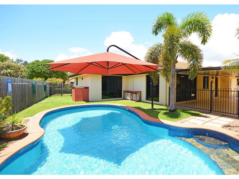 46 Alexander Street, Urangan QLD 4655