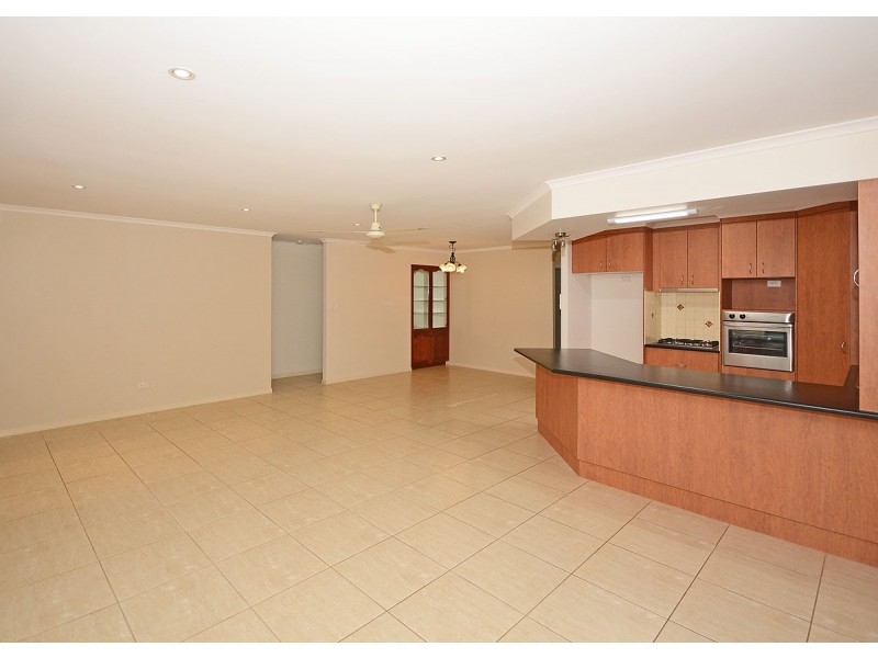 46 Alexander Street, Urangan QLD 4655