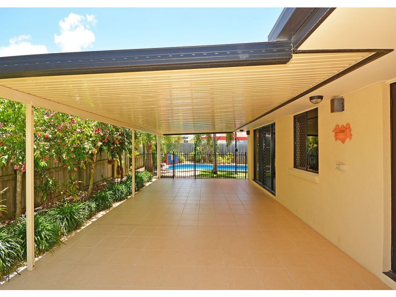 46 Alexander Street, Urangan QLD 4655
