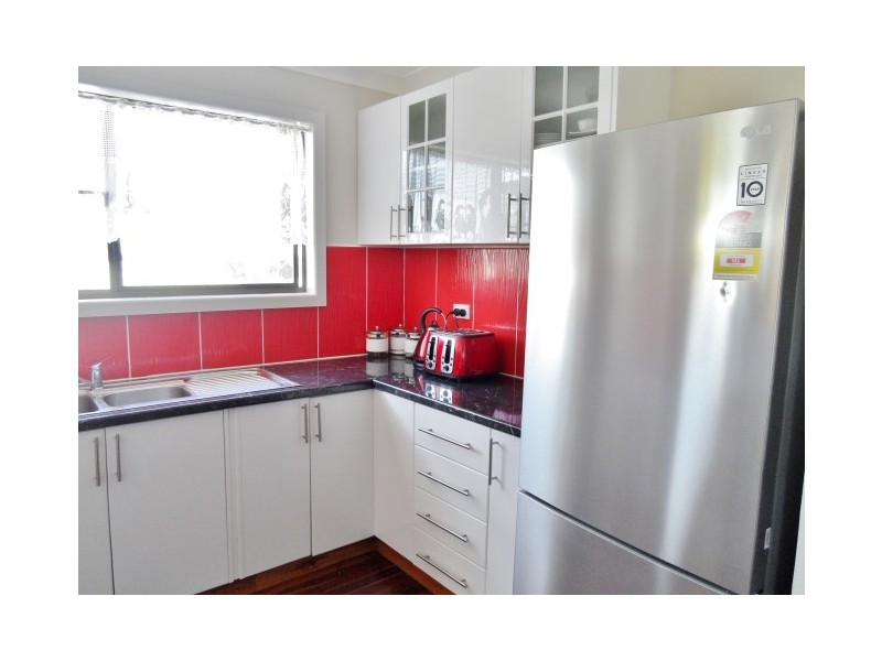 9 Barry Street, Torquay QLD 4655