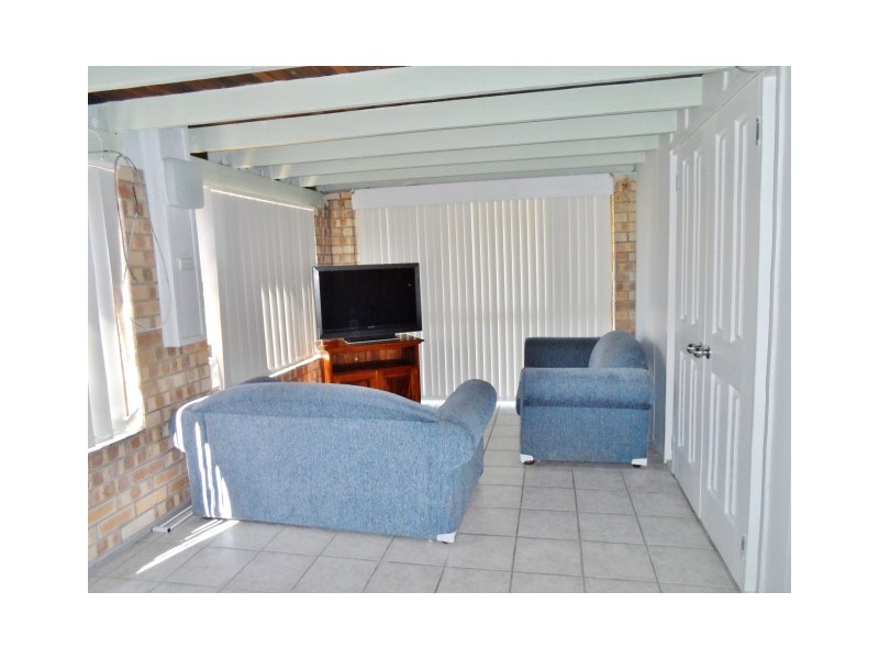 9 Barry Street, Torquay QLD 4655