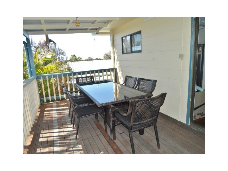 9 Barry Street, Torquay QLD 4655
