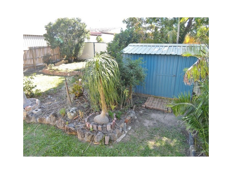 9 Barry Street, Torquay QLD 4655