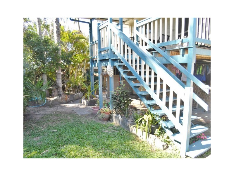 9 Barry Street, Torquay QLD 4655