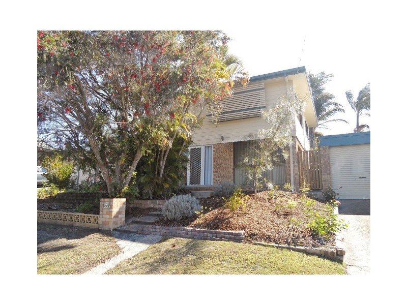 9 Barry Street, Torquay QLD 4655