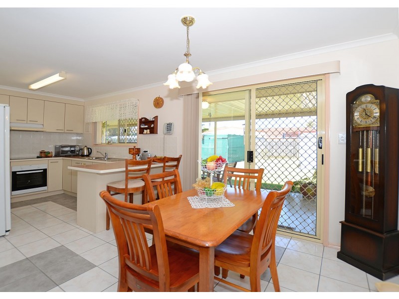50 Bowerbird Avenue, Eli Waters QLD 4655